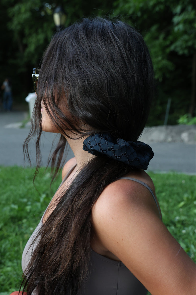 Eyelet XL Scrunchie